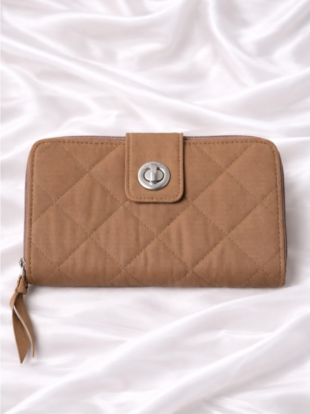 Vera Bradley Quilted Tan Zip Wallet with Turn-Lock Closure NWOT